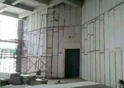 轻质隔墙板和传统加气块的区别